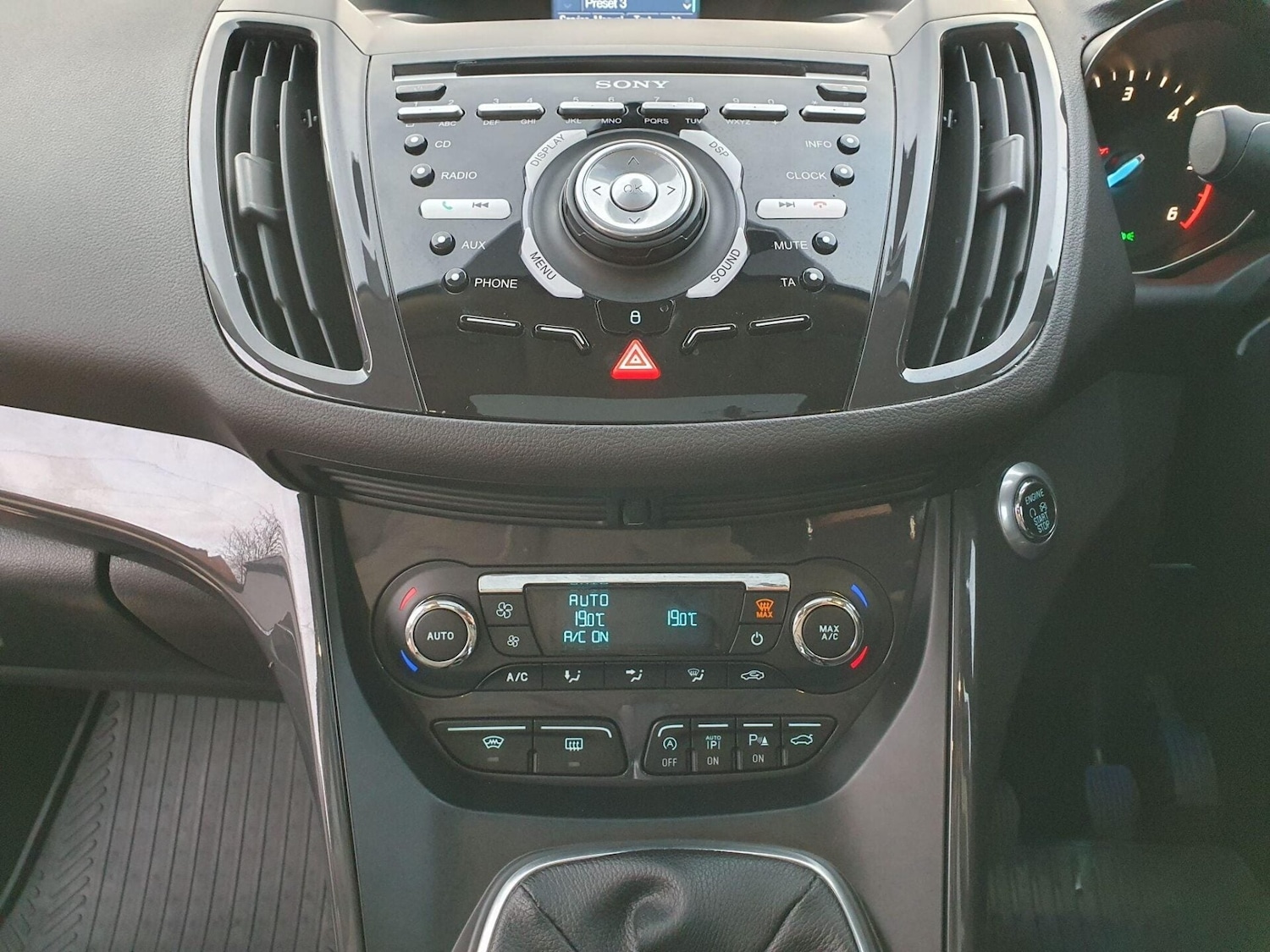 Used Ford Kuga 2015 for sale - 76719740: Photo 6