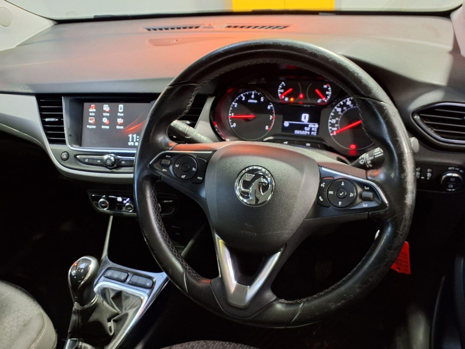 Used Vauxhall Crossland X 2018 for sale - 76723989: Photo 2