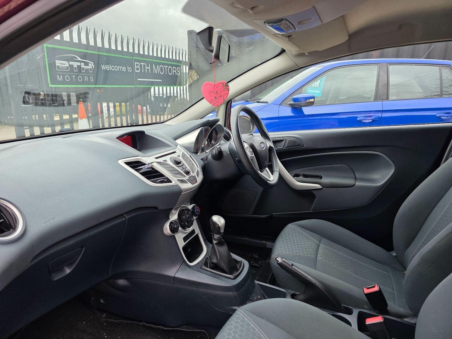 Used Ford Fiesta 2011 for sale - 77641833: Photo 2