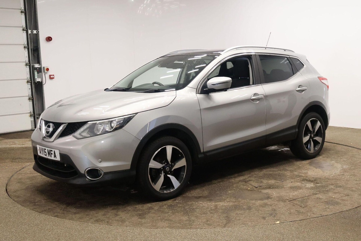 Used Nissan Qashqai 2015 for sale - 77234563: Photo 2