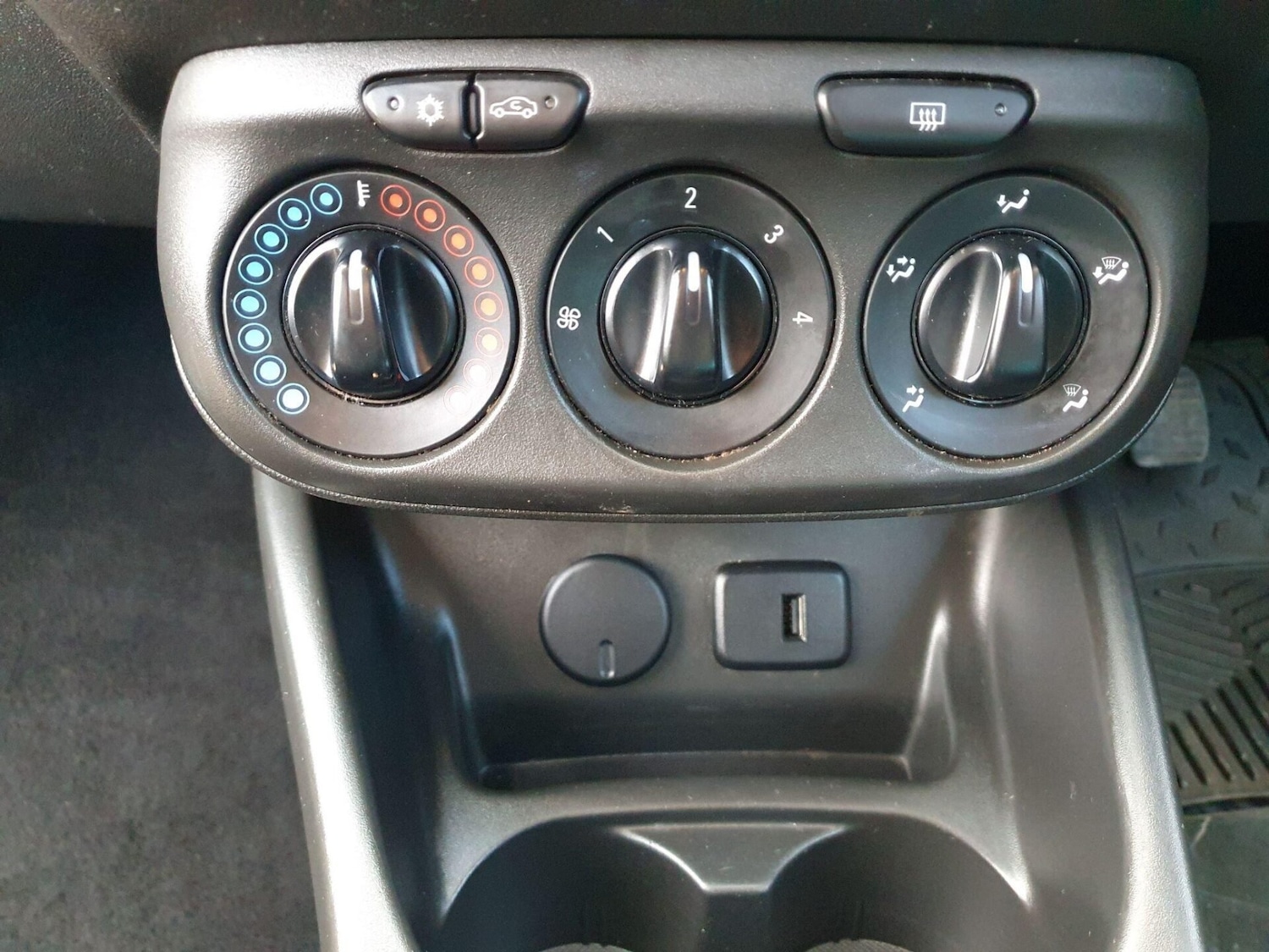 Used Vauxhall Corsa 2016 for sale - 76719743: Photo 16