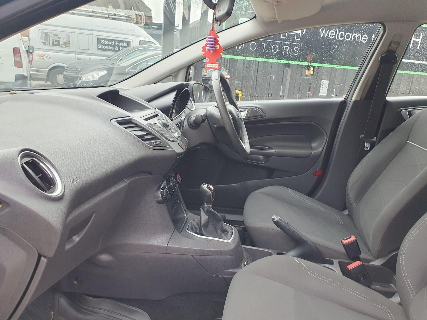 Used Ford Fiesta 2018 for sale - 77117945: Photo 2