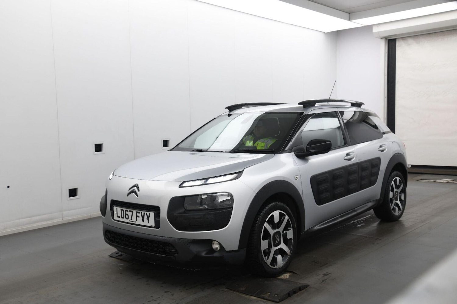 Used Citroen C4 Cactus 2017 for sale - 77520446: Photo 2