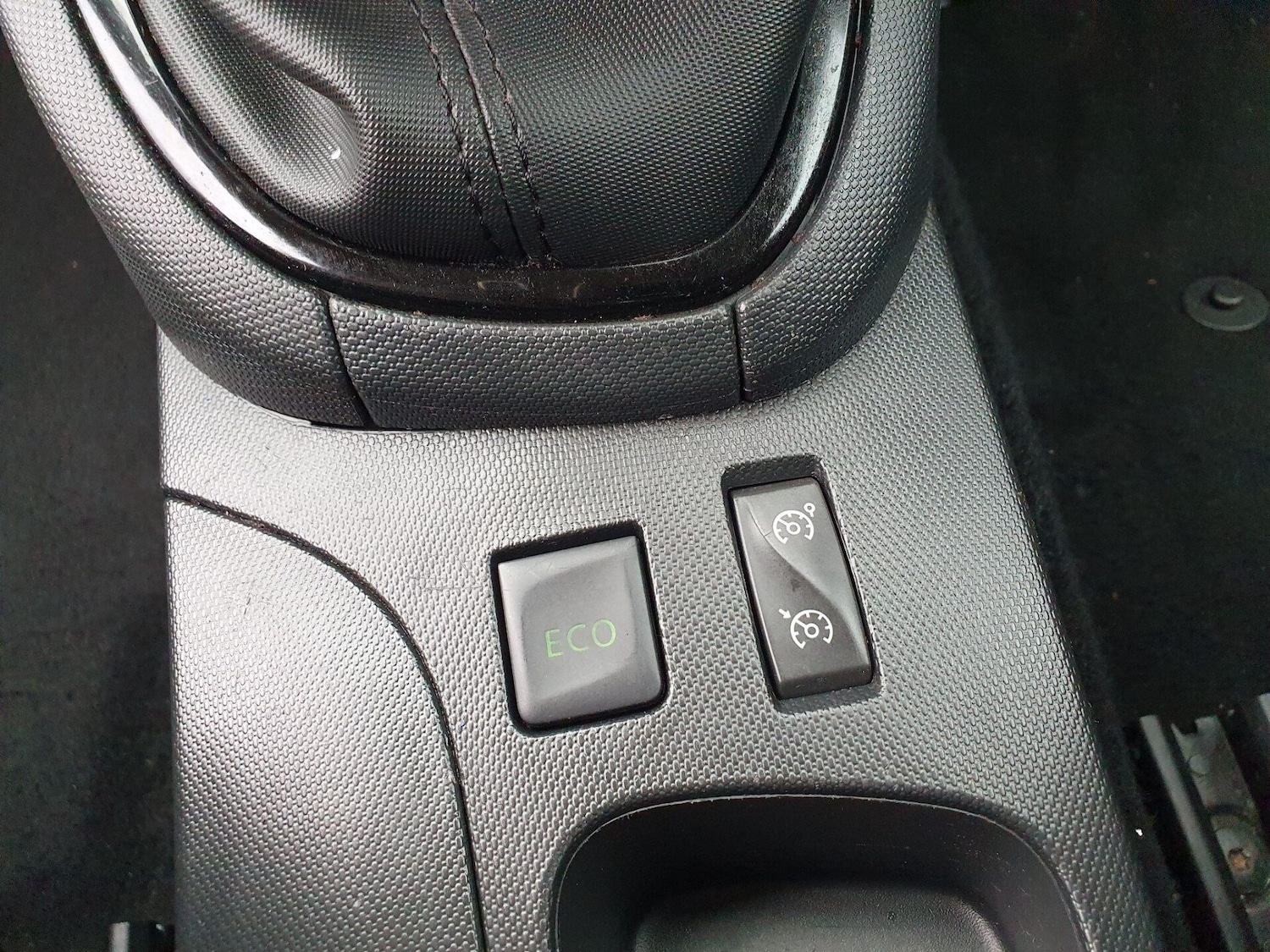 Used Renault Clio 2015 for sale - 76922774: Photo 10