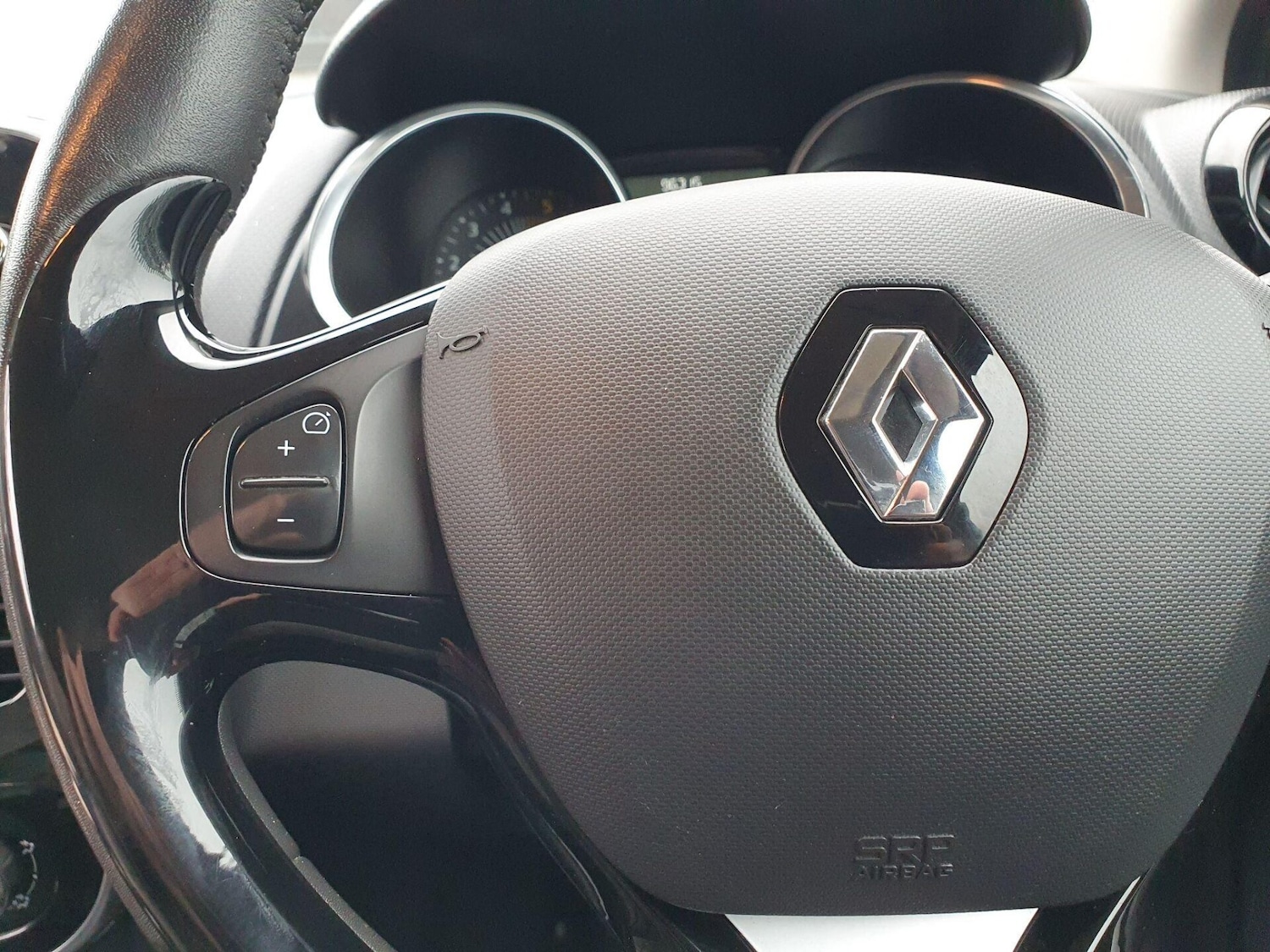 Used Renault Clio 2015 for sale - 76922774: Photo 12