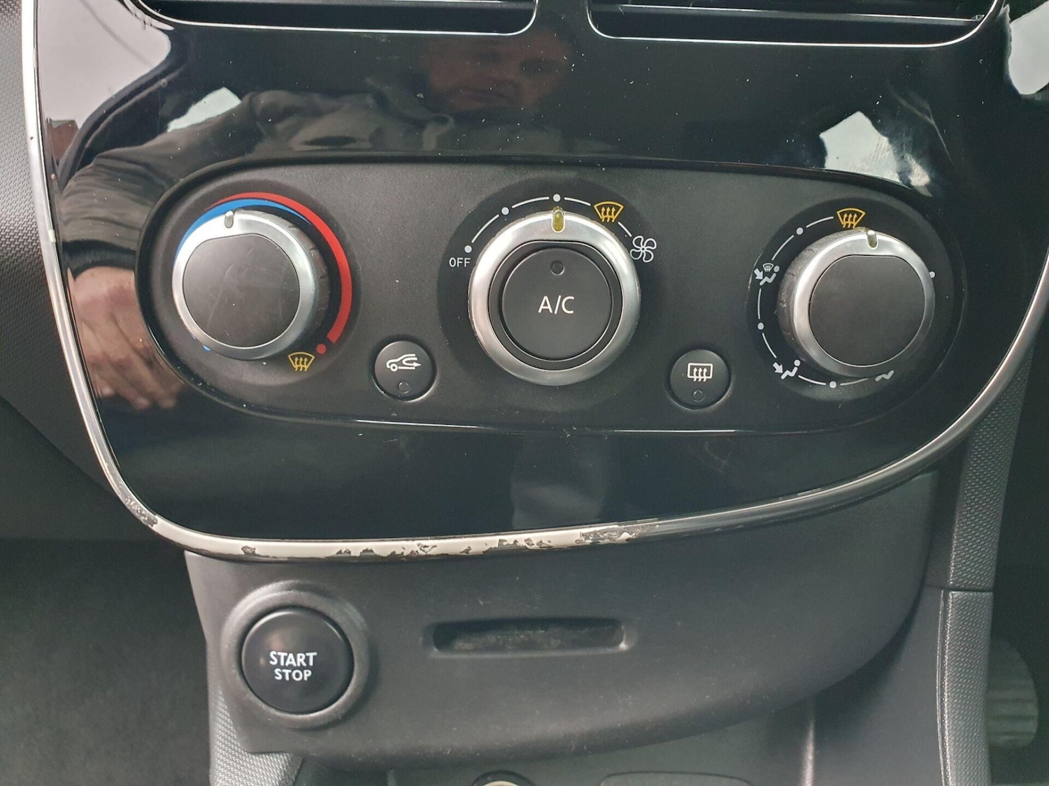 Used Renault Clio 2015 for sale - 76922774: Photo 14