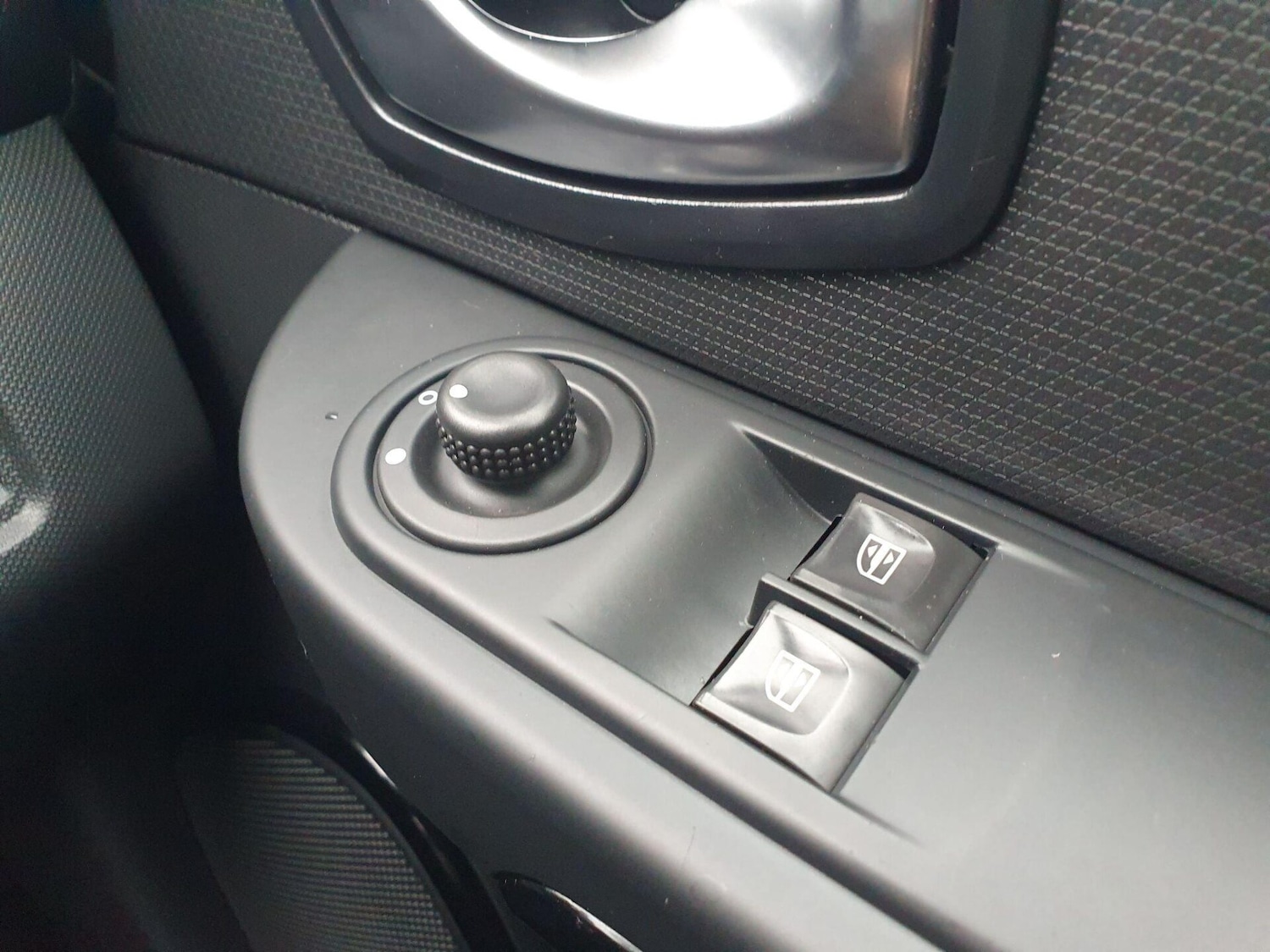 Used Renault Clio 2015 for sale - 76922774: Photo 19