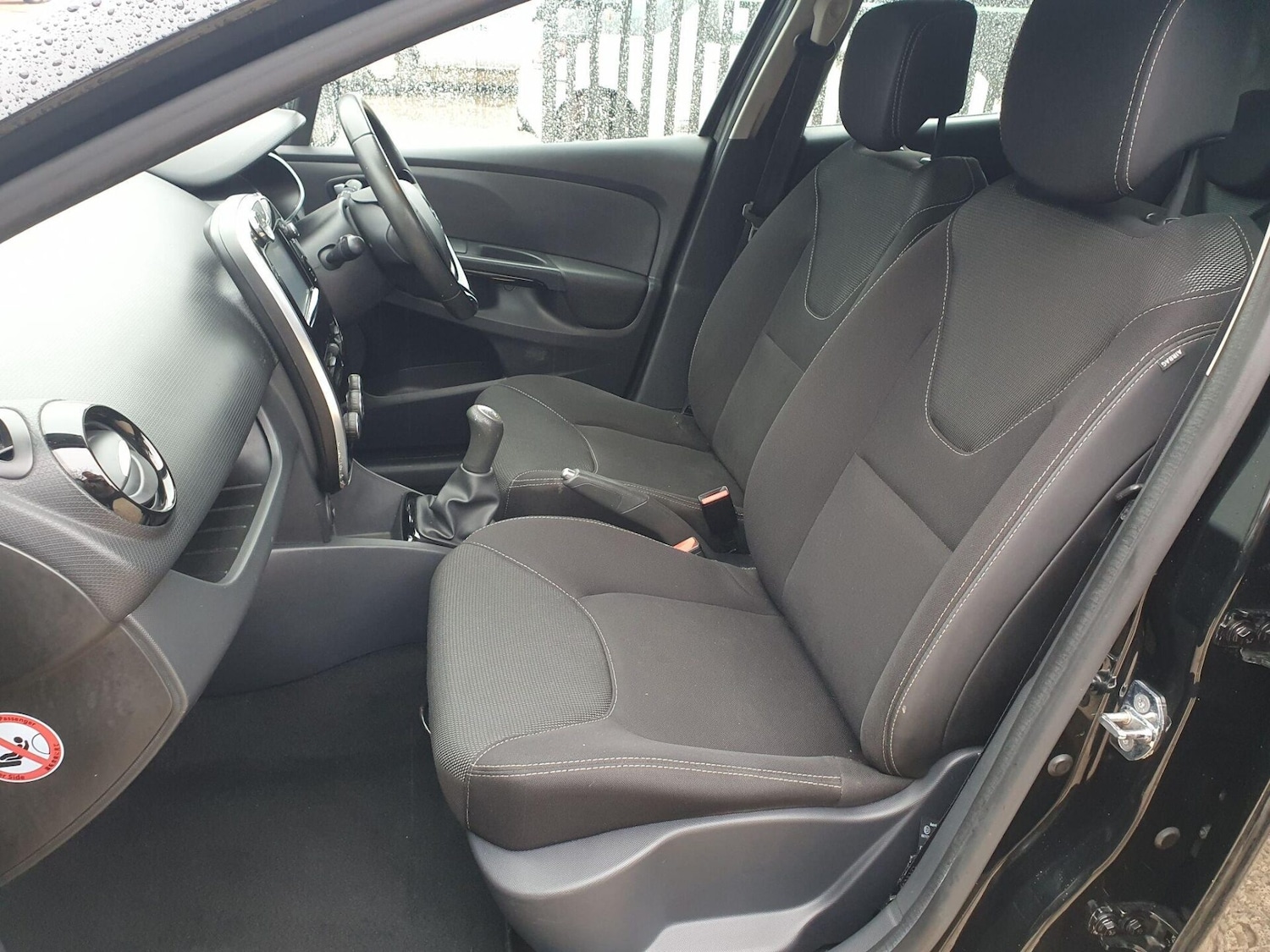 Used Renault Clio 2015 for sale - 76922774: Photo 21