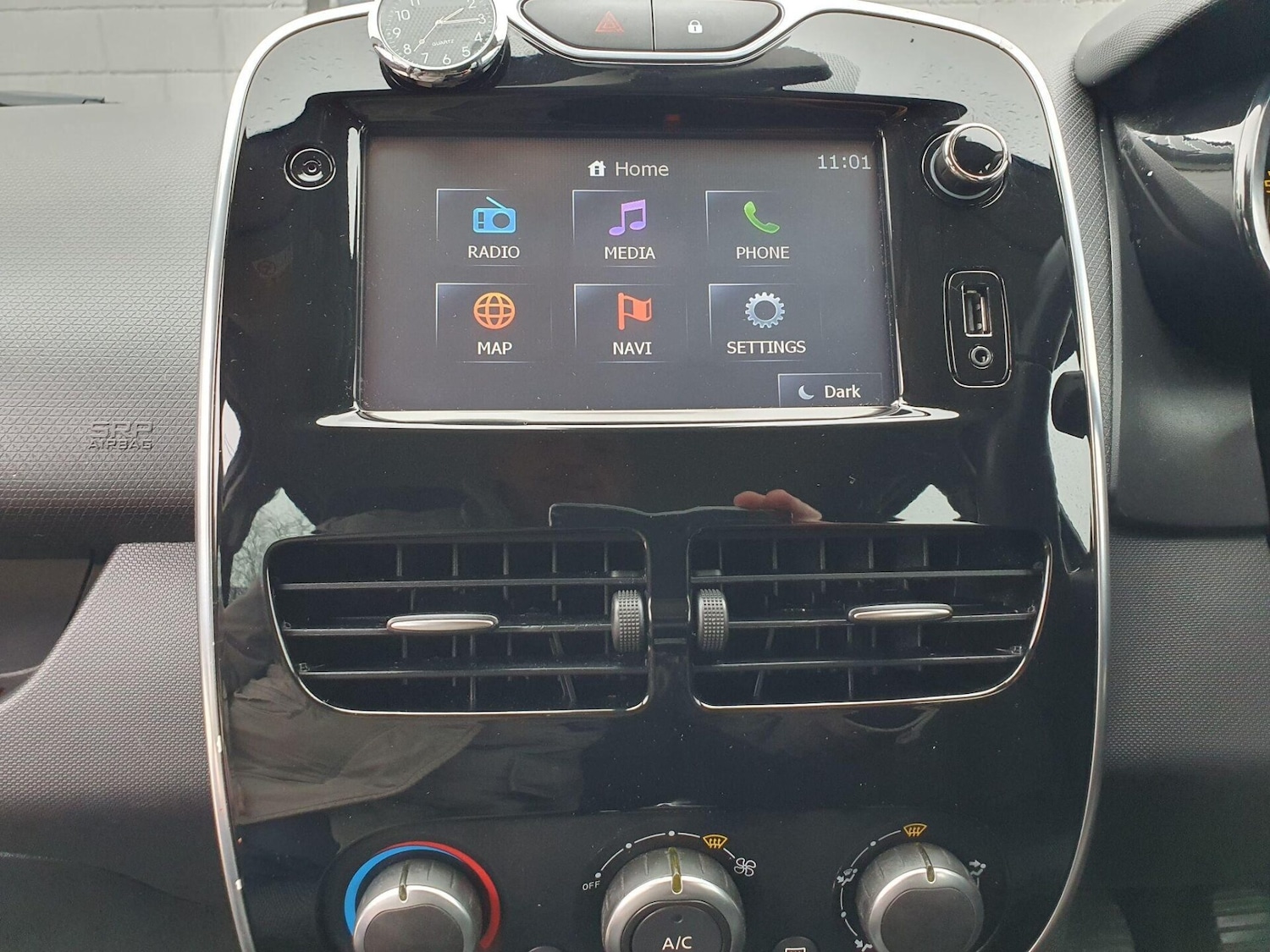 Used Renault Clio 2015 for sale - 76922774: Photo 9