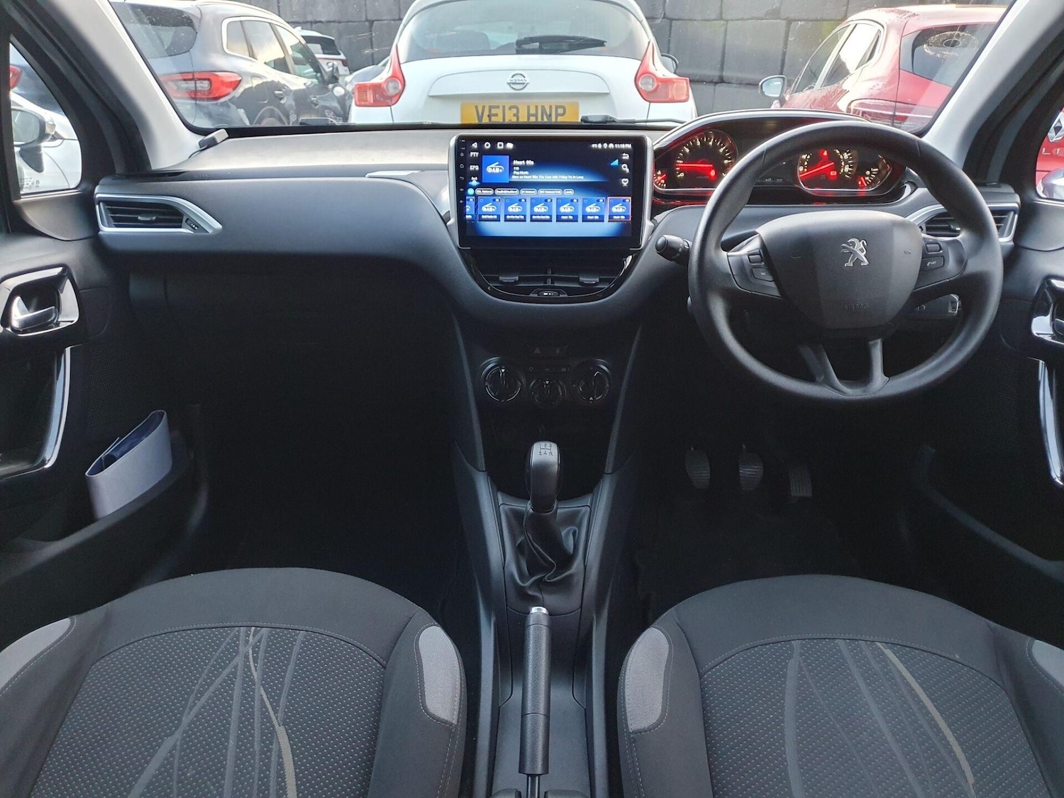 Used Peugeot 208 2014 for sale - 76934348: Photo 10