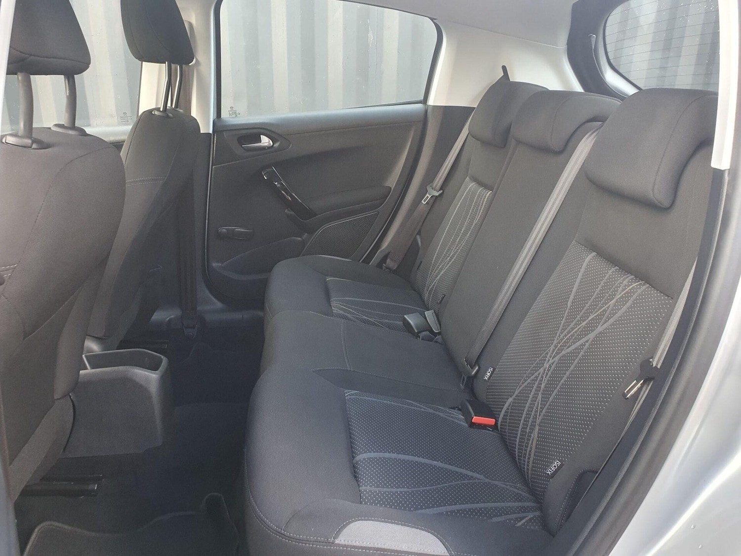 Used Peugeot 208 2014 for sale - 76934348: Photo 11