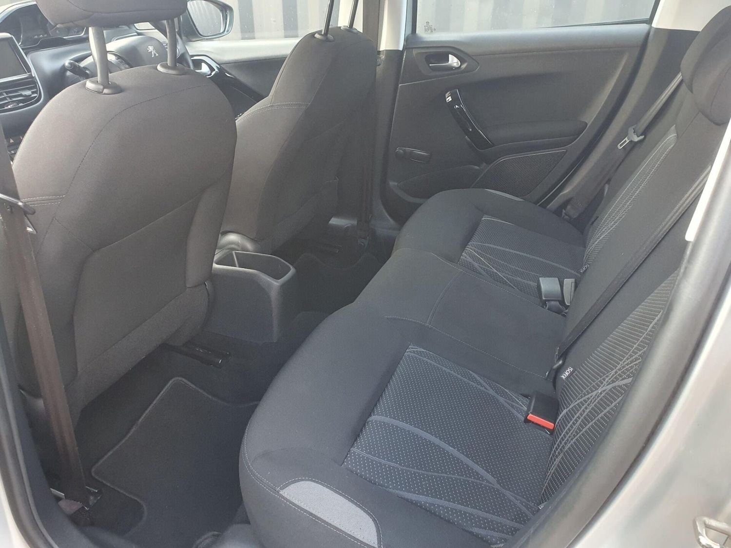 Used Peugeot 208 2014 for sale - 76934348: Photo 12