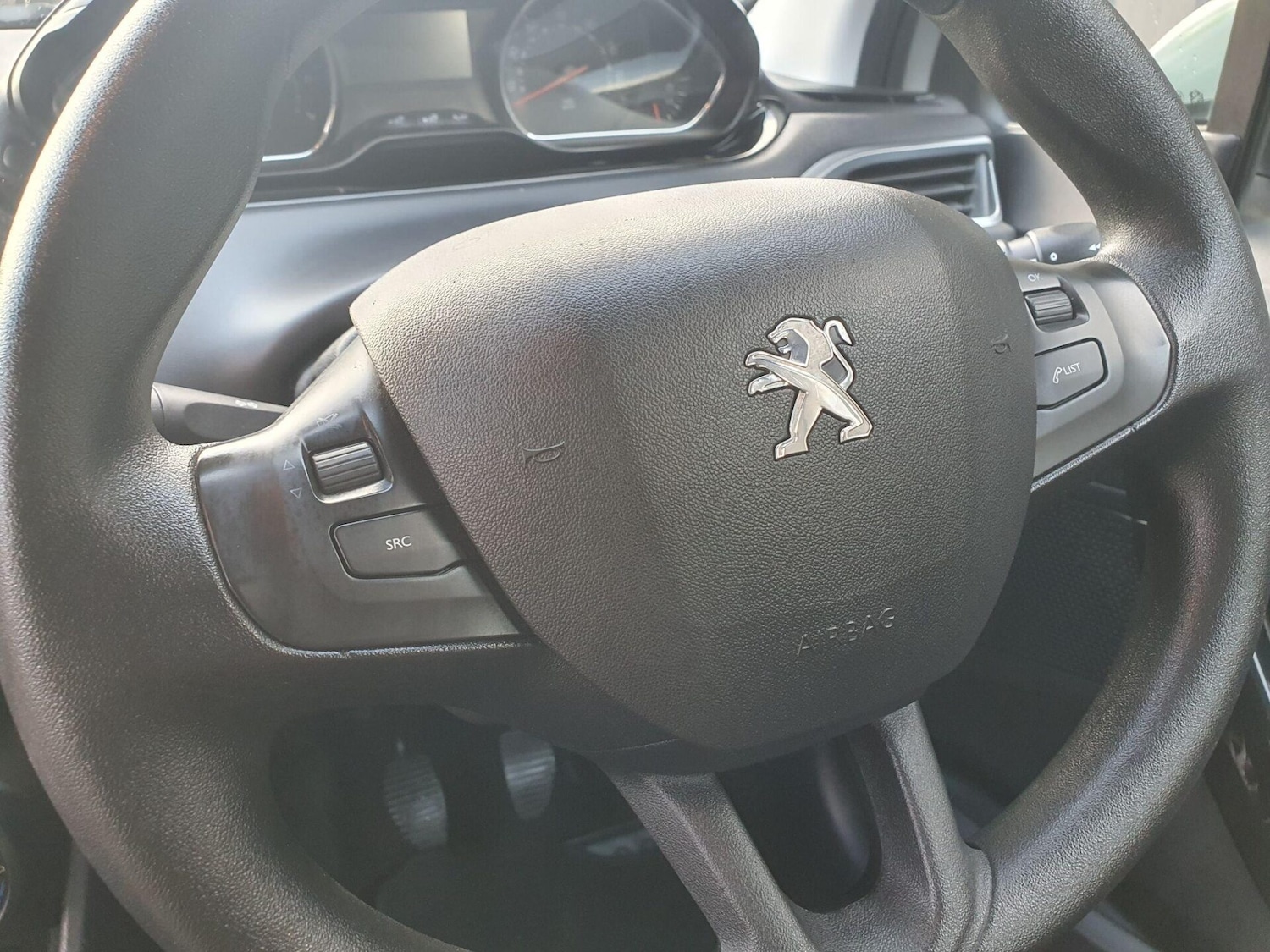 Used Peugeot 208 2014 for sale - 76934348: Photo 29