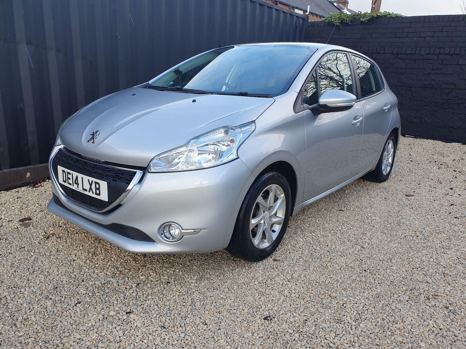Used Peugeot 208 2014 for sale - 76934348: Photo 3