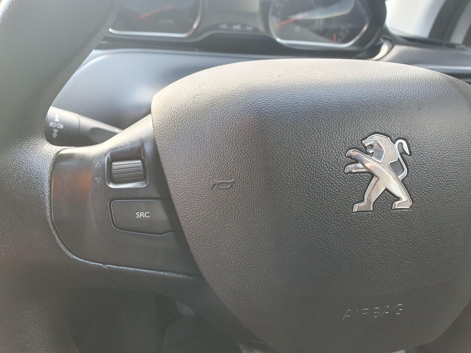 Used Peugeot 208 2014 for sale - 76934348: Photo 30