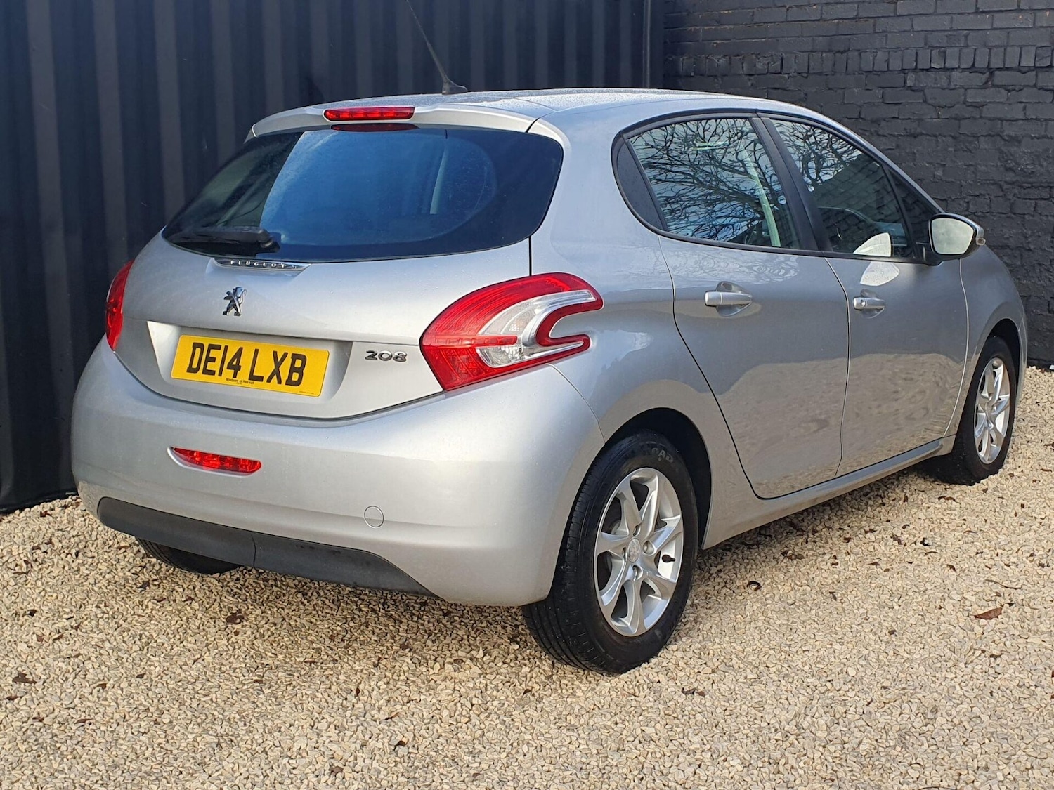 Used Peugeot 208 2014 for sale - 76934348: Photo 6