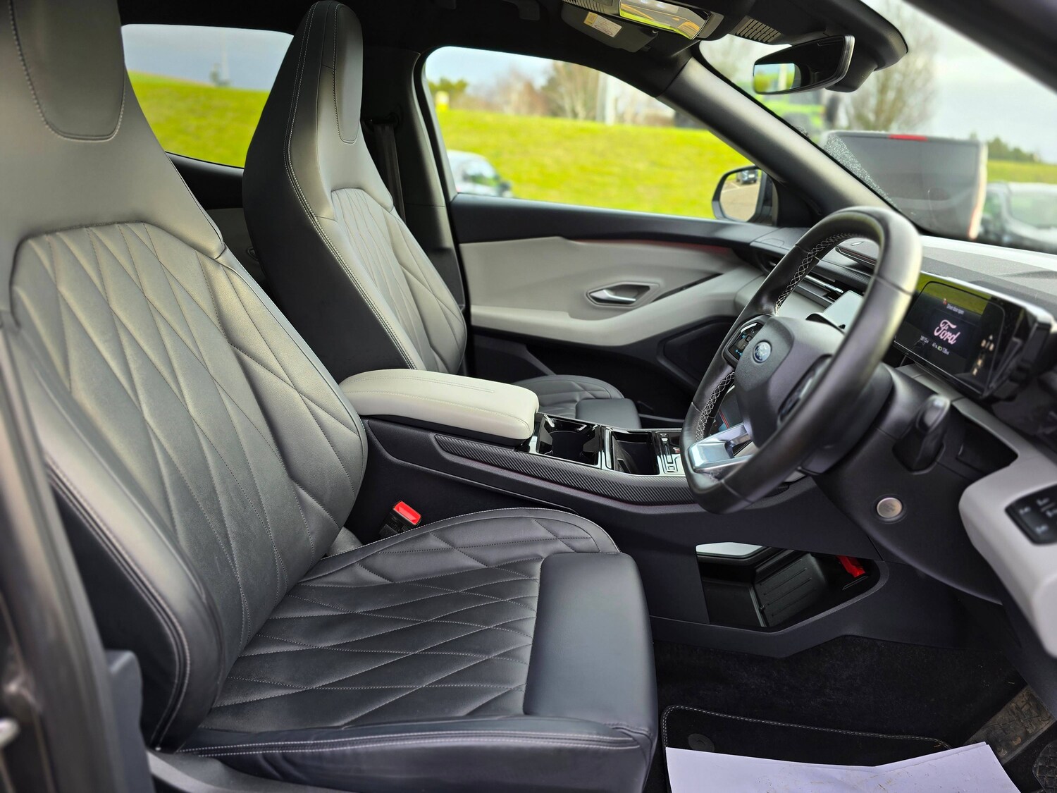 Used Ford Explorer 2024 for sale - 77945791: Photo 15