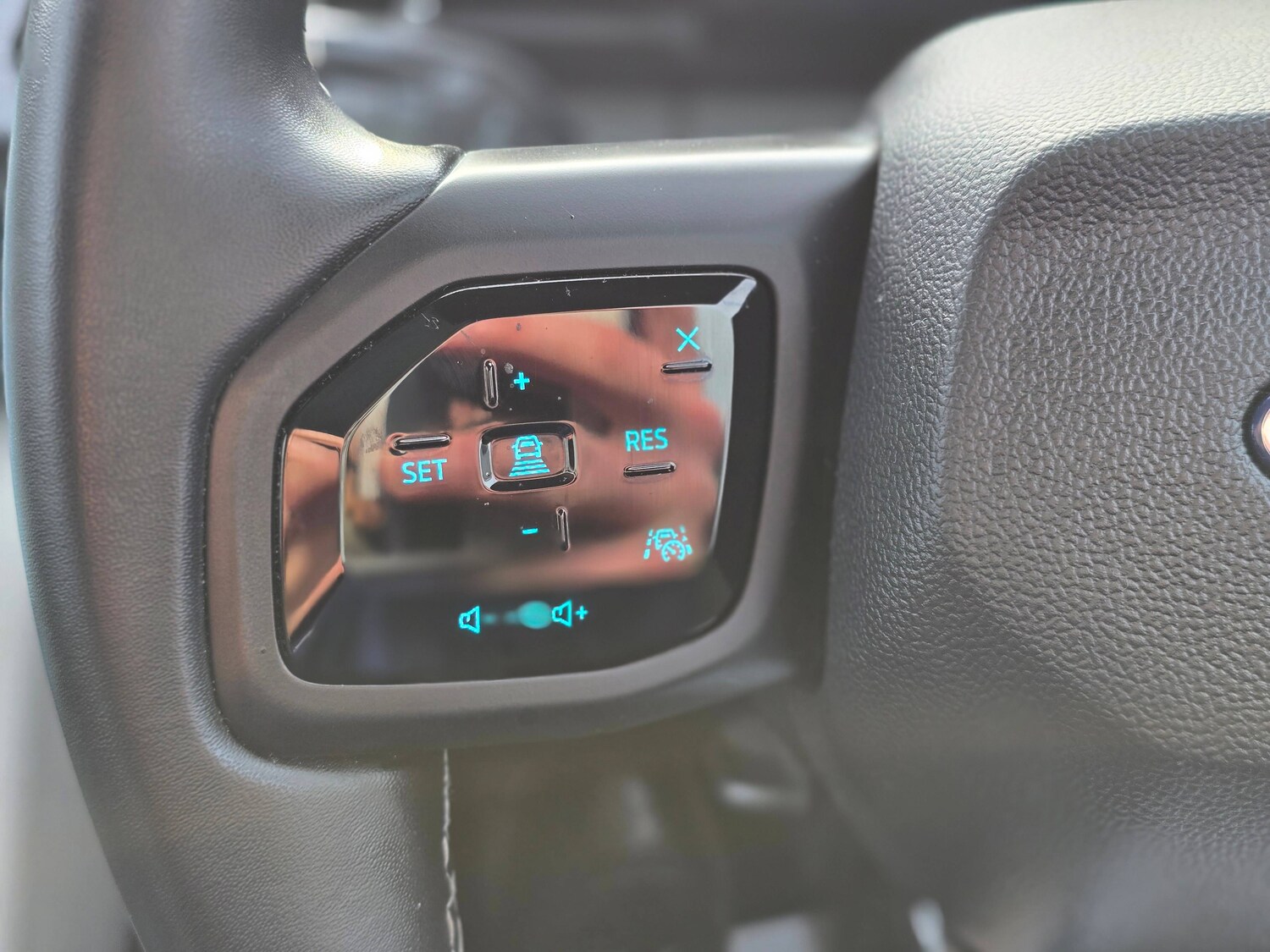 Used Ford Explorer 2024 for sale - 77945791: Photo 22