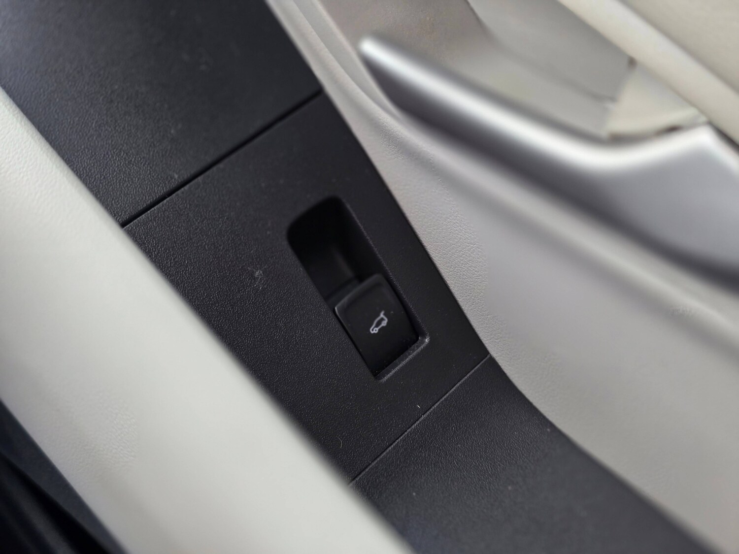 Used Ford Explorer 2024 for sale - 77945791: Photo 27