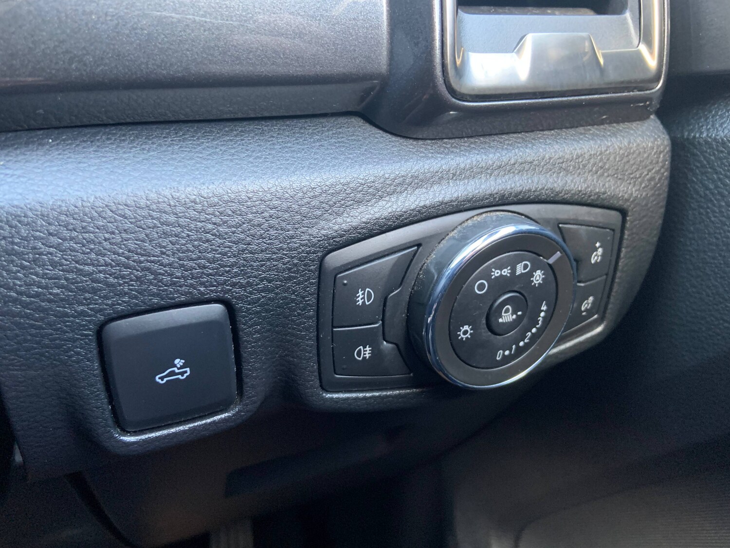 Vehicle 28