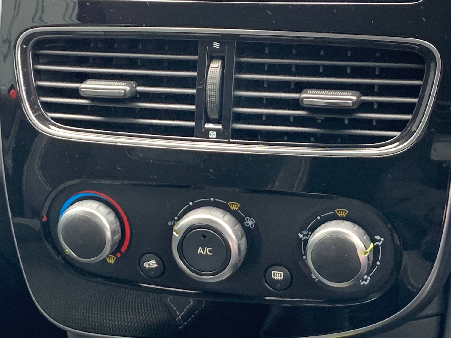 Used Renault Clio 2019 for sale - 77998733: Photo 19