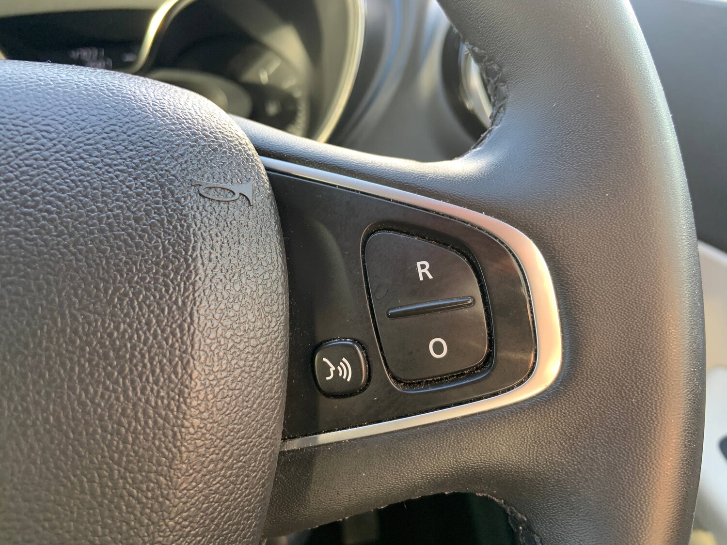 Used Renault Captur for sale - 77365574: Photo 12