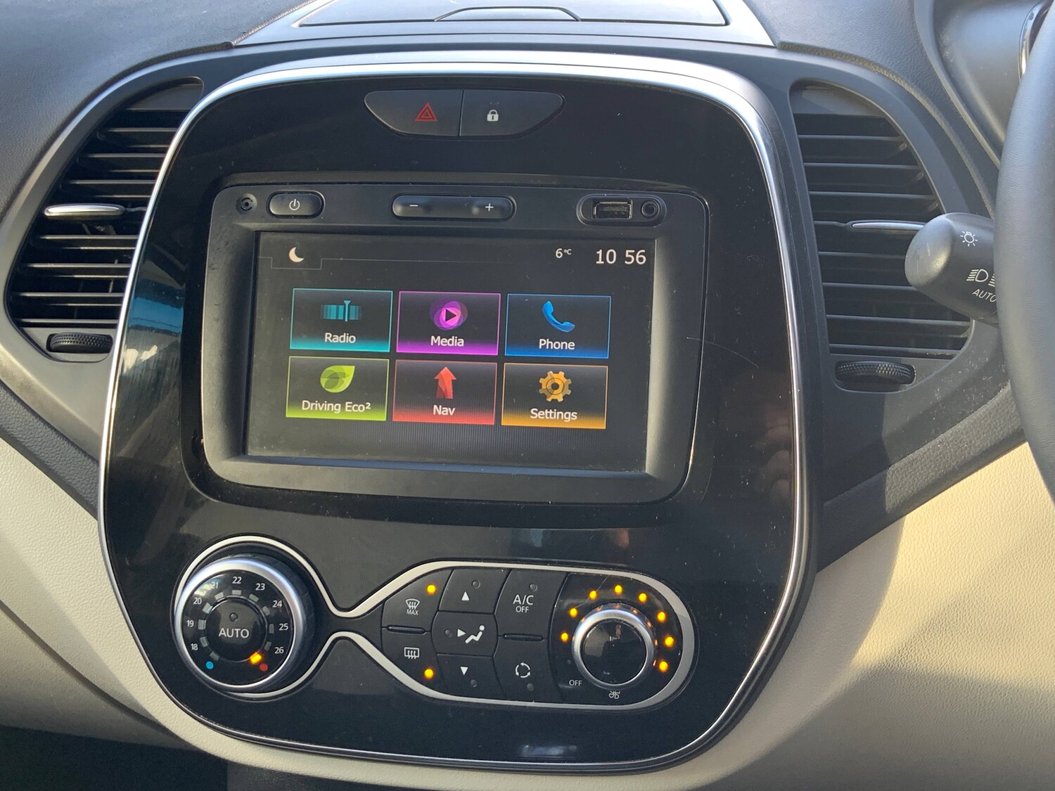 Used Renault Captur for sale - 77365574: Photo 14