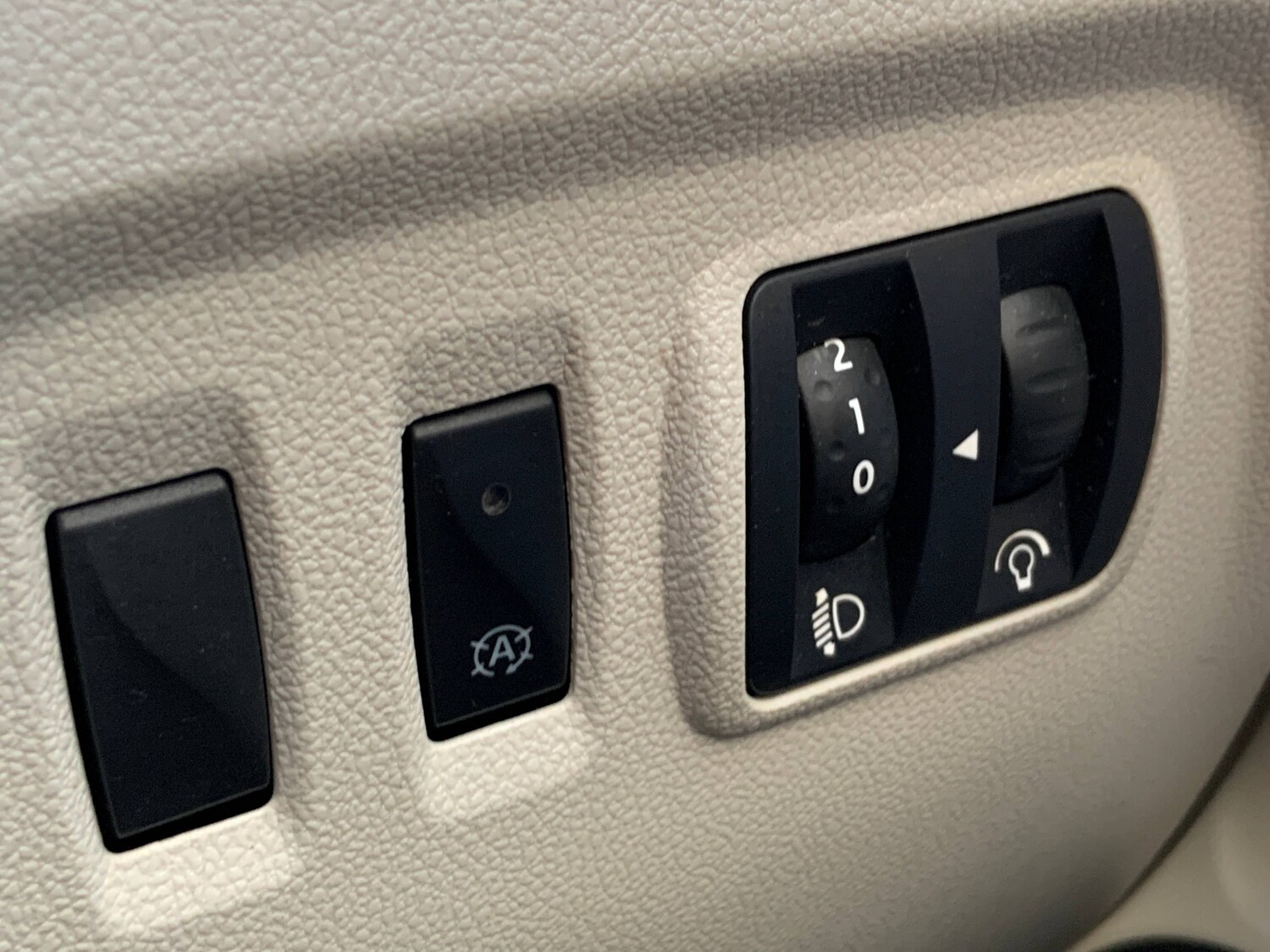 Used Renault Captur for sale - 77365574: Photo 19