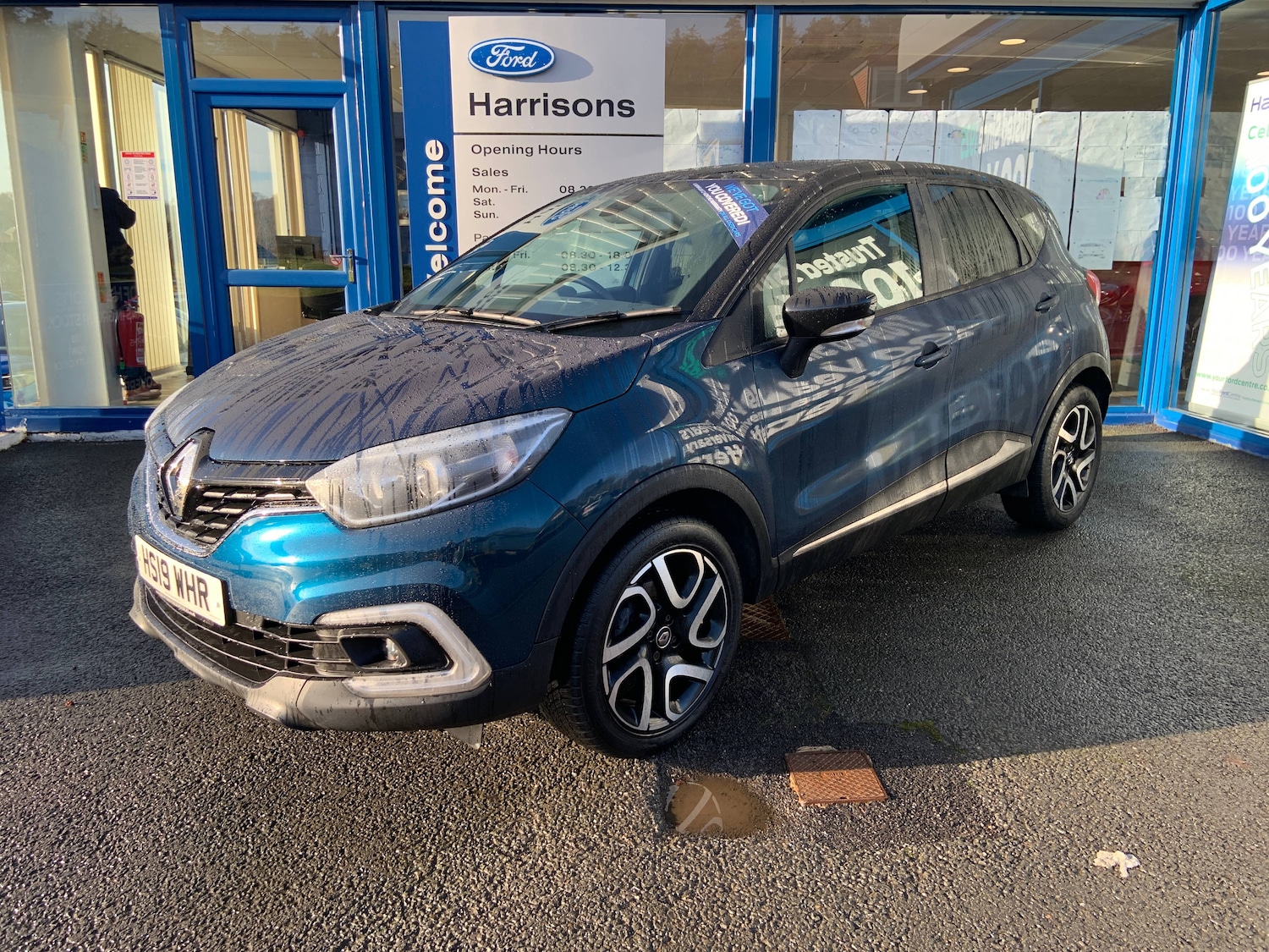 Used Renault Captur for sale - 77365574: Photo 3