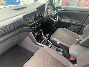 Used Volkswagen T-Cross 2019 for sale - 77117732: Photo