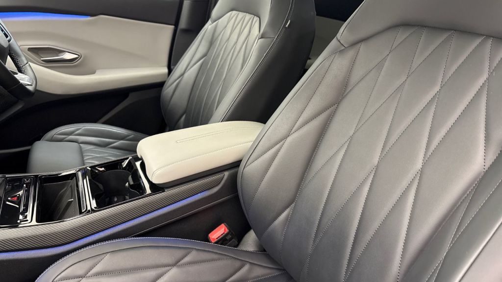 Used Ford Explorer 2024 for sale - 77850503: Photo 11