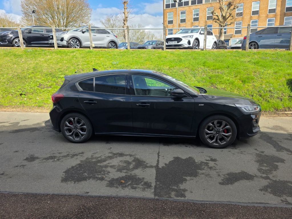 Used Ford Focus 2023 for sale - 77830292: Photo 2