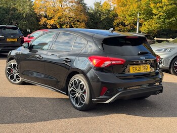 Used Ford Focus 2021 for sale - 76080003: Photo 2