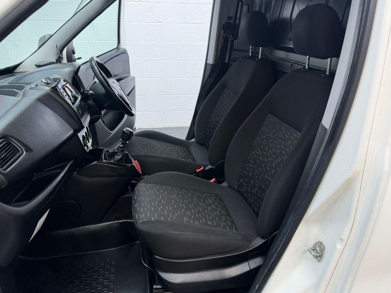 Used Vauxhall Combo 2017 for sale - 78042316: Photo 20