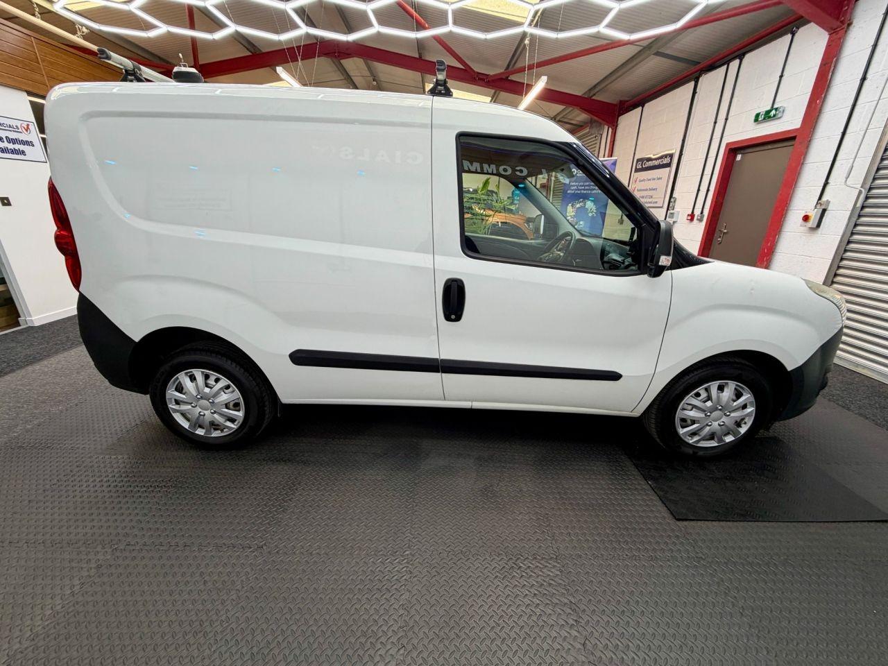 Used Vauxhall Combo 2017 for sale - 78042316: Photo 5