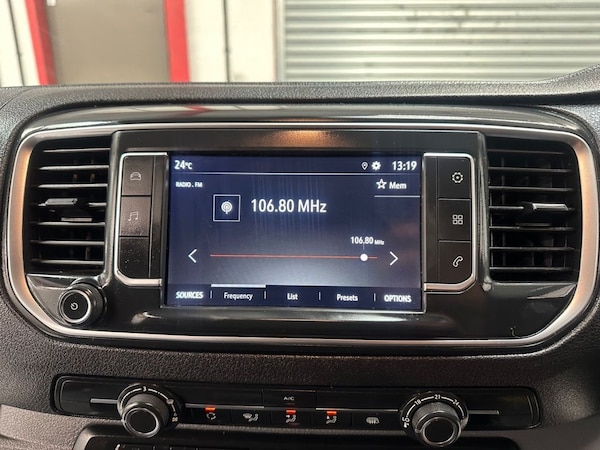 Used Vauxhall Vivaro 2022 for sale - 75671618: Photo 18