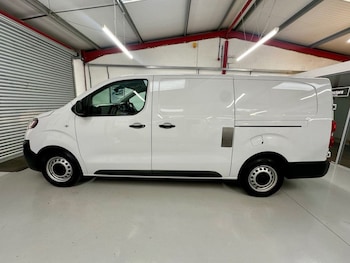 Vauxhall Vivaro feature image
