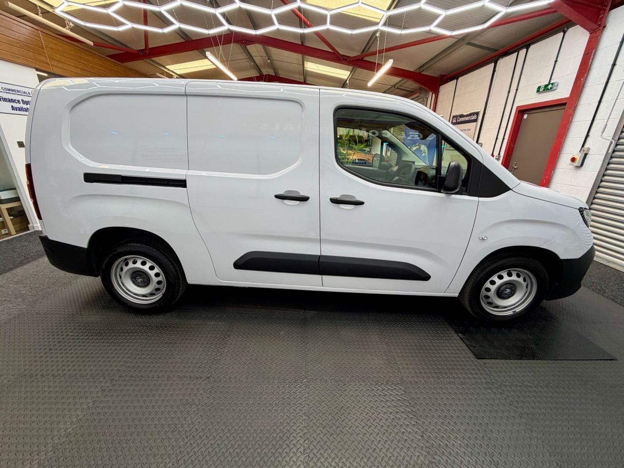 Used Vauxhall Combo 2024 for sale - 77950857: Photo 4