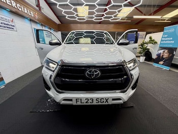 Used Toyota Hilux 2023 for sale - 79456354: Photo