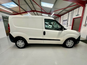 Used Vauxhall Combo 2017 for sale - 75961807: Photo