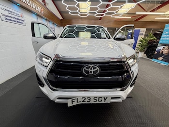 Used Toyota Hilux 2023 for sale - 78885757: Photo