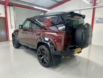 Used Land Rover Defender 2025 for sale - 75777280: Photo