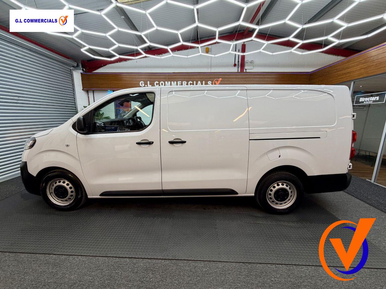 Used Vauxhall Vivaro 2023 for sale - 77950859: Photo 2