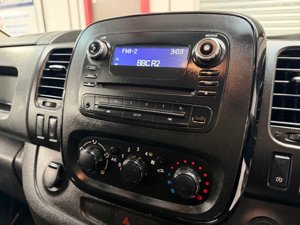 Used Vauxhall Vivaro 2015 for sale - 76454065: Photo 11