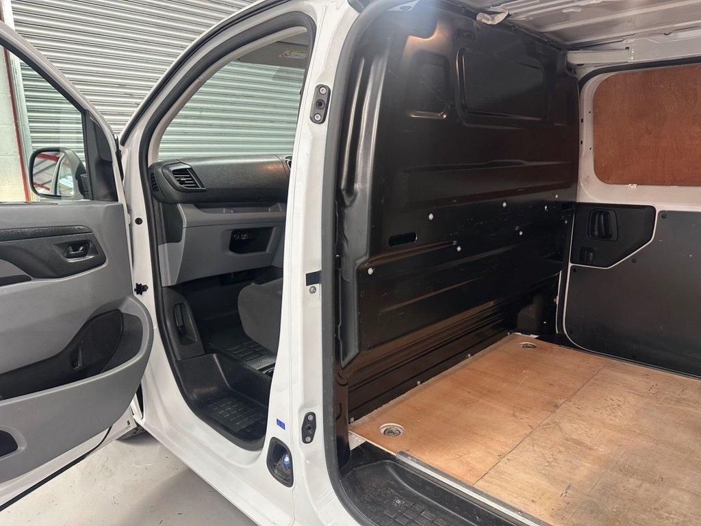 Used Vauxhall Vivaro 2022 for sale - 76210459: Photo 25