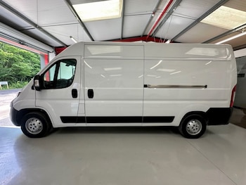 Vauxhall Movano feature image