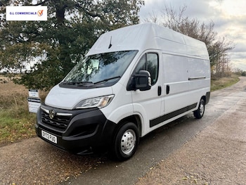 Vauxhall Movano feature image