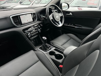 Used Kia Sportage 2021 for sale - 76017565: Photo 2