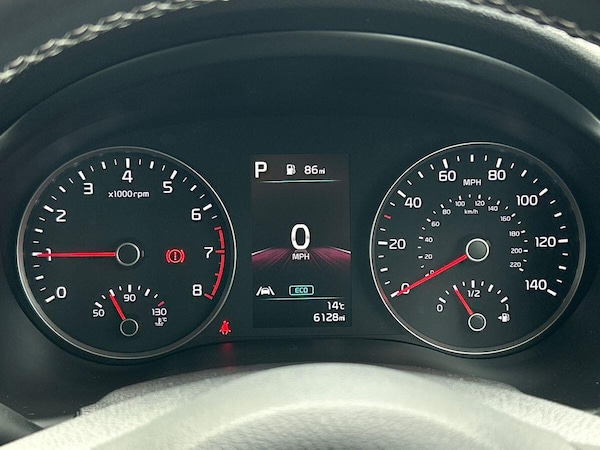 Used Kia Stonic 2023 for sale - 76300502: Photo 15