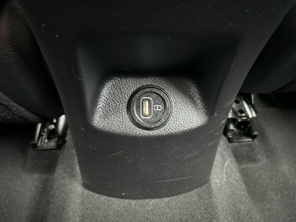 Used Kia Stonic 2023 for sale - 76300502: Photo 23